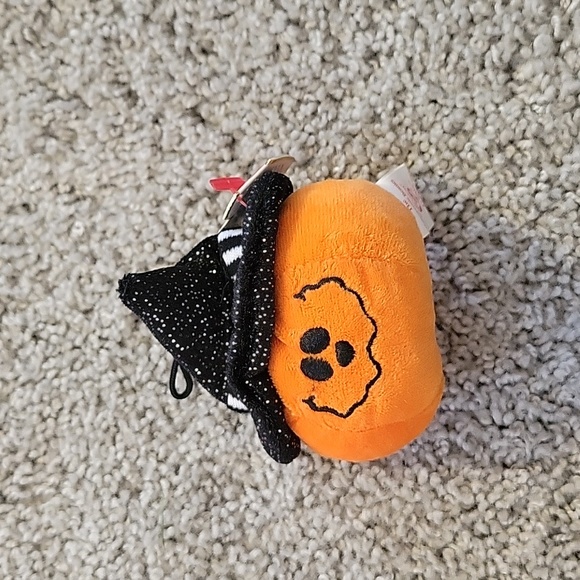 Halloweenie Beanies - Picture 6 of 9